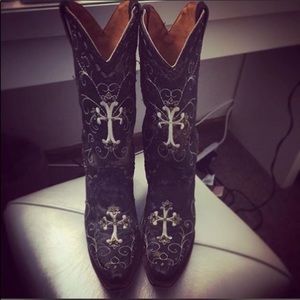 Super adorable real cowboy boots!